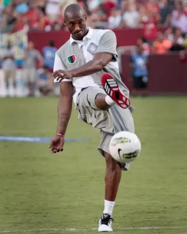 伦纳德防守回合直接杀死比赛（伦纳德关键防守一回合终结比赛）