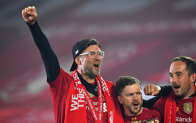 南通发布：南通市委书记、市长参加“苏超”南通队凯旋欢迎会