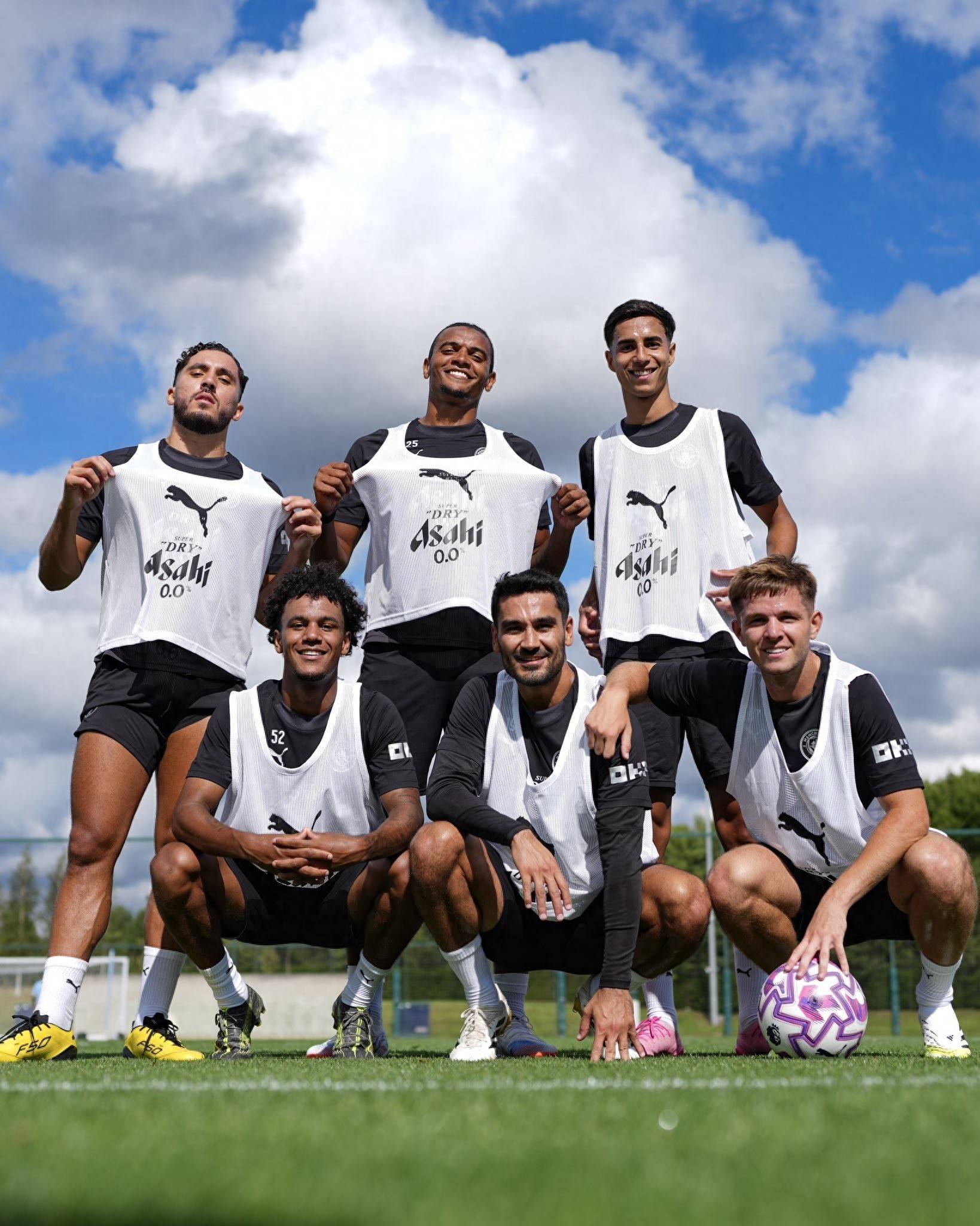 世体：奥尔莫左肩脱臼恢复良好，预计伤缺一个月（世体：奥尔莫左肩脱臼恢复顺利，预计将缺阵约四周）