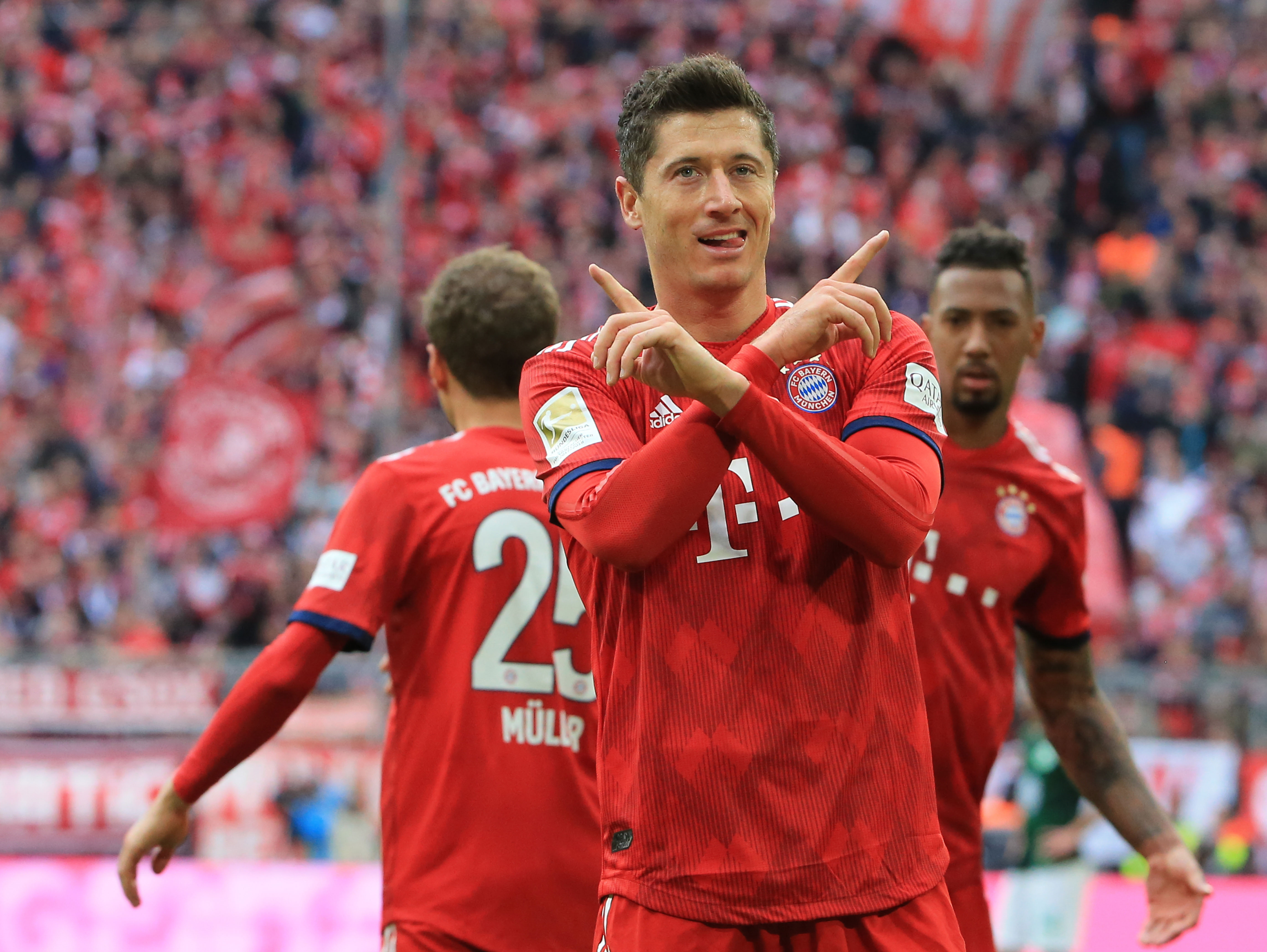 米兰公布客战都灵首发，莱奥、恩昆库领衔锋线（米兰客战都灵首发出炉，莱奥与恩昆库领衔锋线）