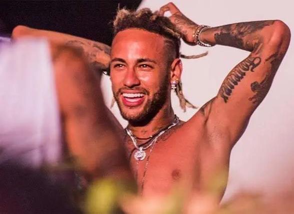 红牛车队高层霍纳、纽维、马尔科2025年集体离队（红牛车队高层霍纳、纽维、马尔科将于2025年集体离任）