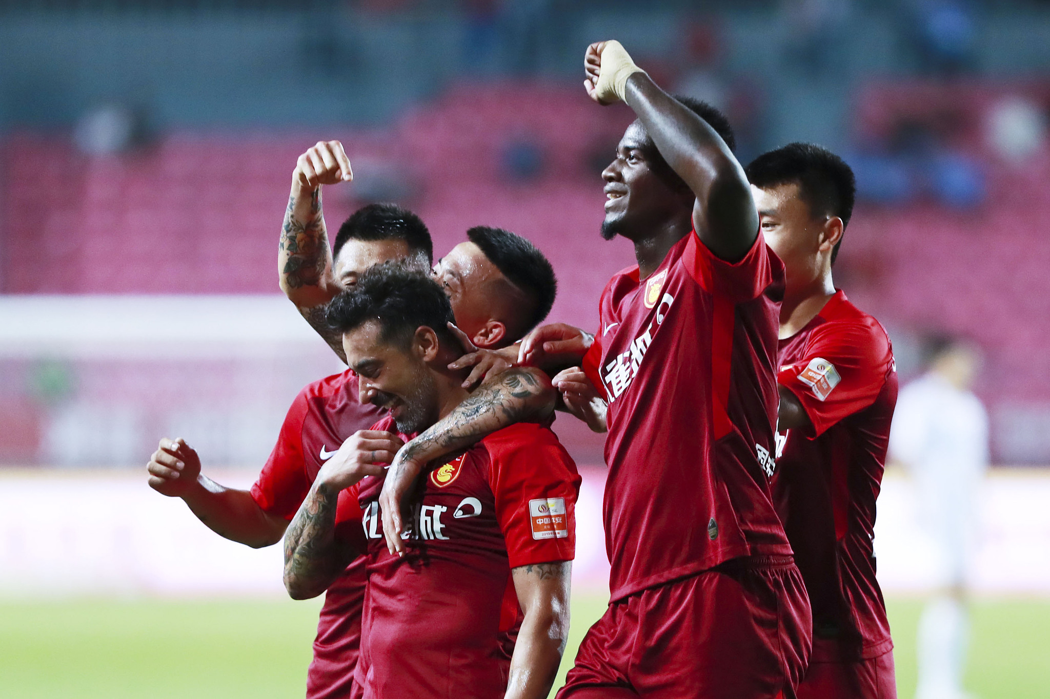 鲁本·阿莫林赛后力挺约罗：从失误中成长，曼联未来可期