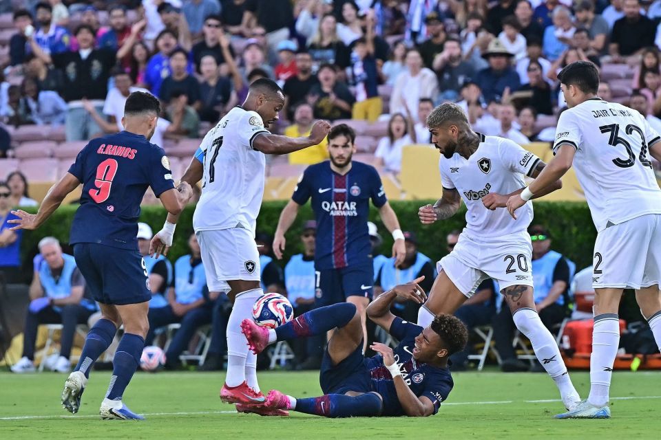 8-2背后惊心动魄！国乒六连胜险象环生，勒布伦兄弟如何撕开中国队防线？（8-2难掩惊魂波澜！国乒六连胜步步惊险，勒布伦兄弟如何破开中国队防线？）