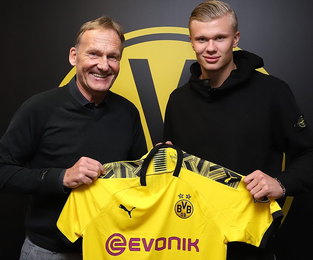 阿德莱德联门将：享受球队氛围，希望元旦前最后两战全取六分（阿德莱德联门将：队内氛围佳，盼元旦前两战全胜取满分）