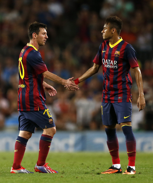 克瓦拉茨赫利亚激活巴黎圣日耳曼：大胜雷恩找回法甲节奏（克瓦拉茨赫利亚领衔爆发，巴黎圣日耳曼痛击雷恩重拾法甲感觉）