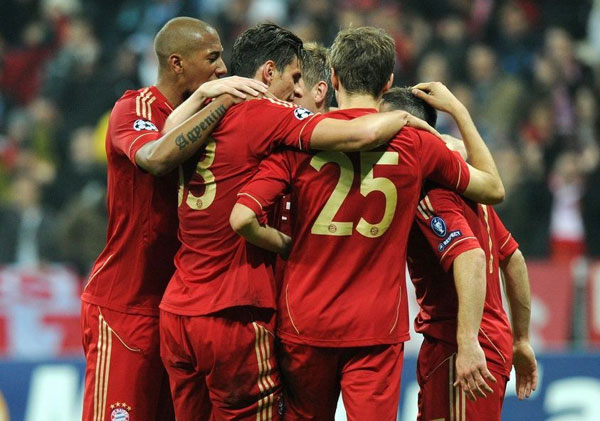 范佩西首次征召儿子进入费耶诺德比赛名单，但并未安排他出场（范佩西首度征召儿子入费耶诺德大名单，未登场亮相）