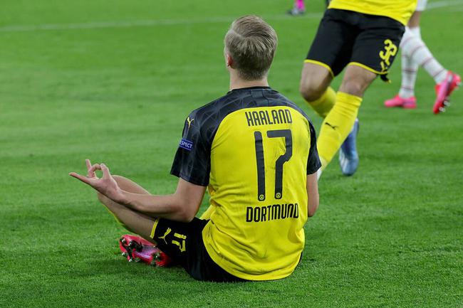 反对者抨击拉波尔塔：诺坎普还没完工，你们到底在庆祝什么？（反对派质问拉波尔塔：诺坎普尚未竣工，你们在庆祝什么？）