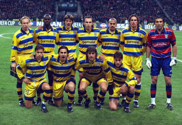 基本锁定世界杯席位，哈兰德和挪威队友赛后在更衣室激情庆祝（世界杯门票基本到手，哈兰德与挪威队友赛后在更衣室狂欢）