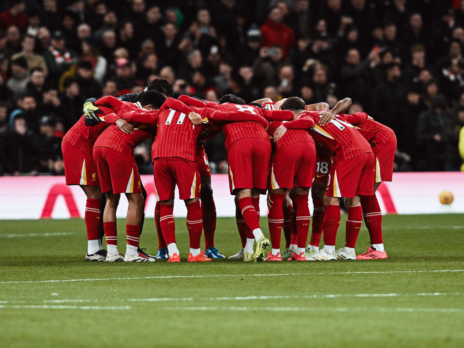 马特塔是04年萨哈以来首位在法国队前两场比赛均破门的球员（自2004年萨哈以来，马特塔成为首位在法国队前两战均破门的球员）